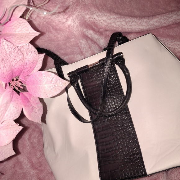 Nine West Handbags - Nine West Black and White Tote Bag